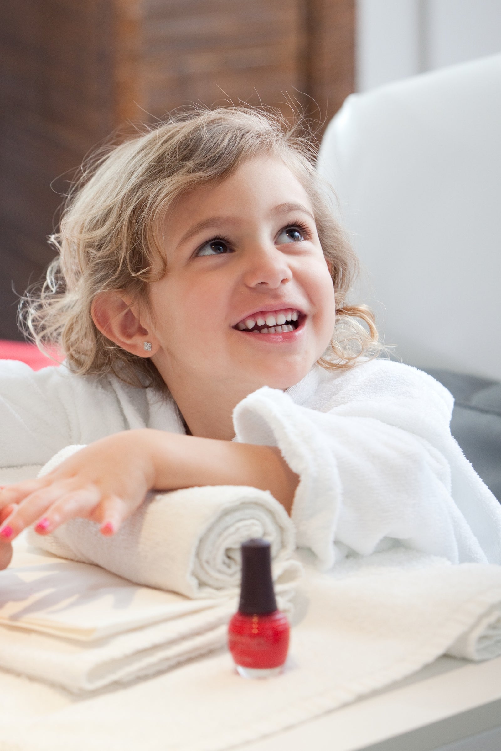 PEIGNOIR SPA EN PELUCHE AVEC CAPUCHE